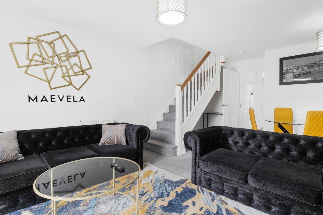 Luxury 2 Bed House City Centre ✘ Bbq & Garden ☆ Family Friendly→ Swingball & Outdoor Furniture - Free Parking → With 50 Inch Smart Tv, Free Netflix & Wifi ✘ Comfy Seating Area - By Maevela Birmingham Extérieur photo
