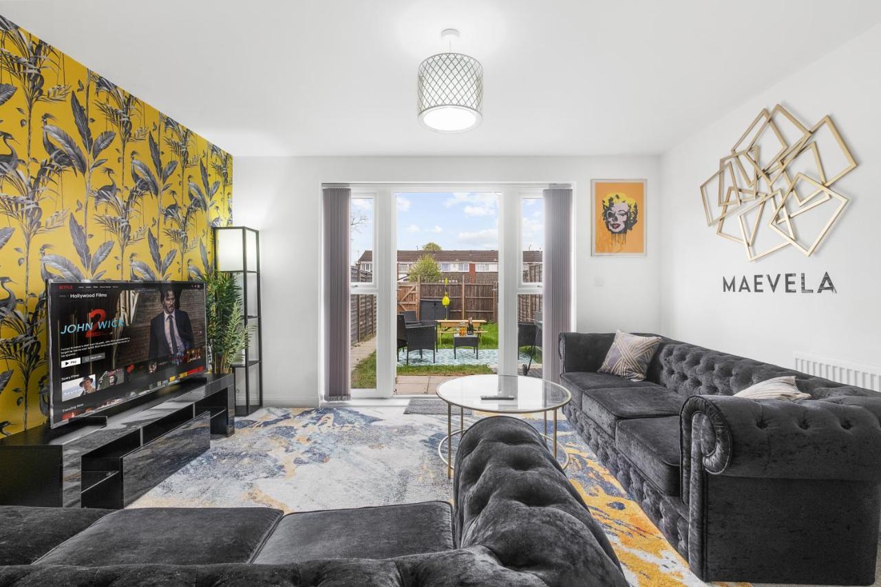Luxury 2 Bed House City Centre ✘ Bbq & Garden ☆ Family Friendly→ Swingball & Outdoor Furniture - Free Parking → With 50 Inch Smart Tv, Free Netflix & Wifi ✘ Comfy Seating Area - By Maevela Birmingham Extérieur photo